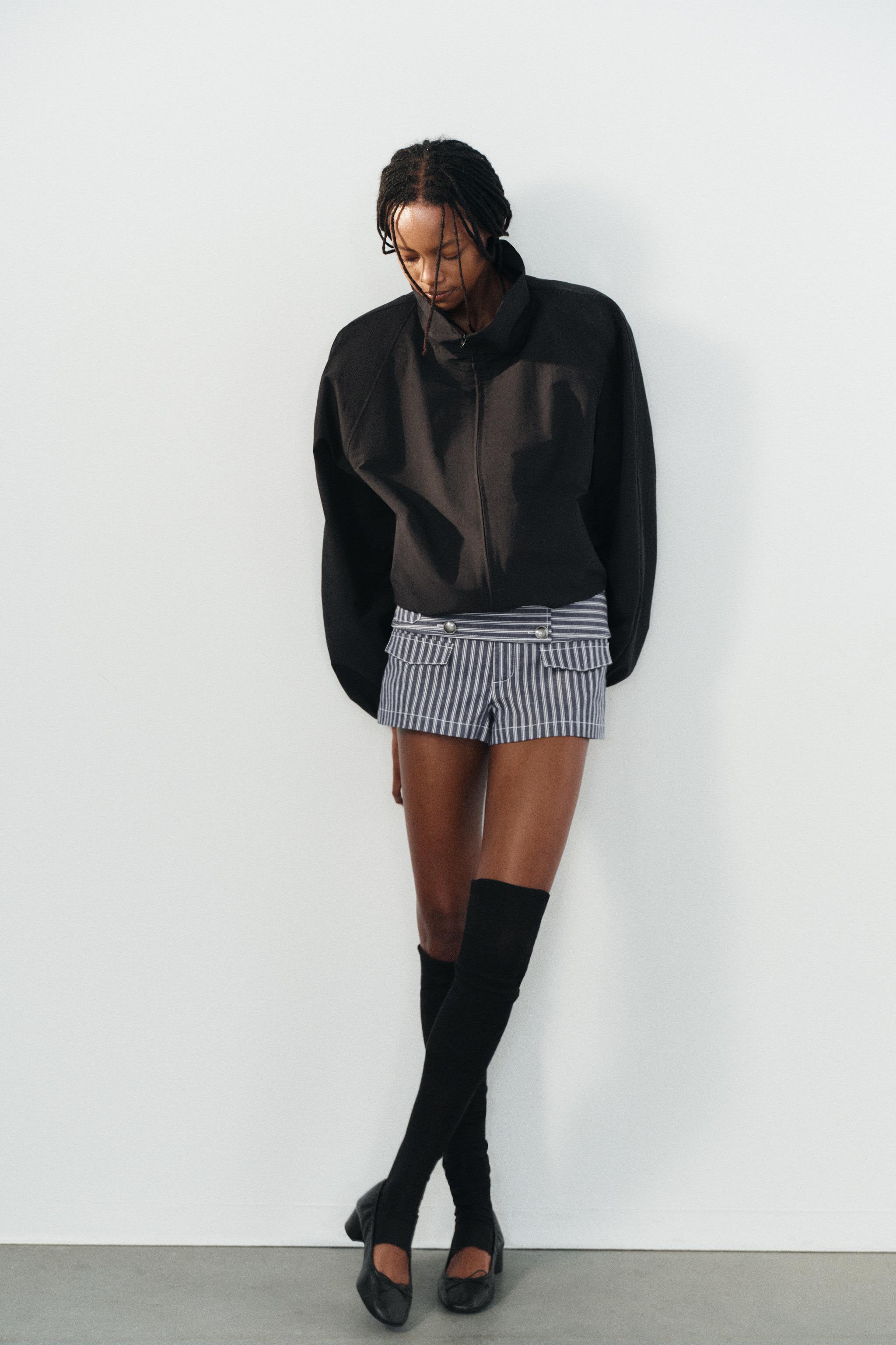 VESTE EN TISSU TECHNIQUE À ÉPAULIETTES